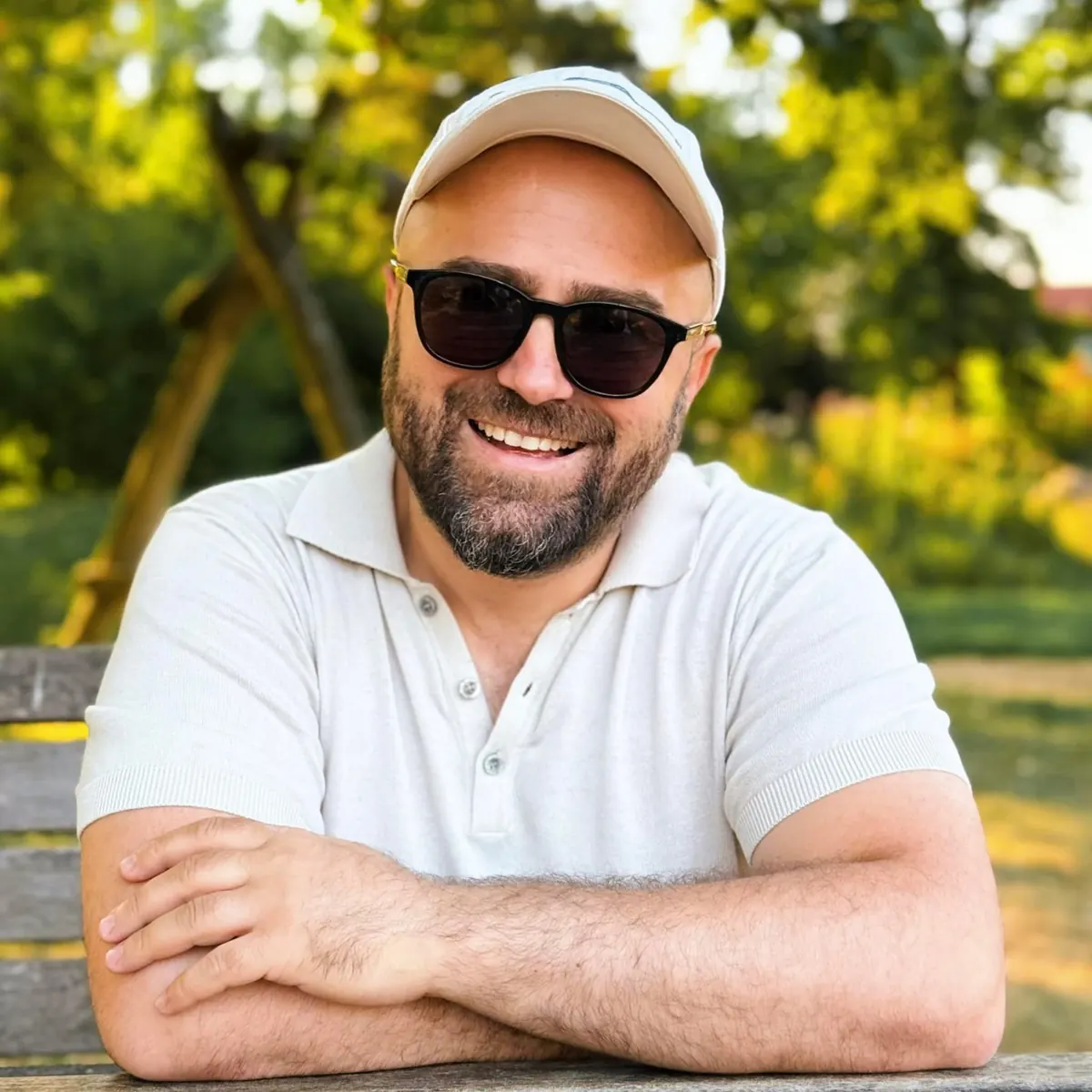 Mersit T., Gruender und Designer von Qollecta